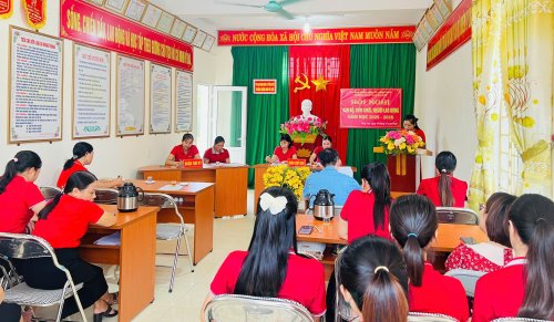 c hằng.jpg